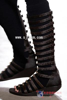 2015巴黎時裝秀中的最佳鞋履系列