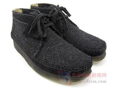 Clarks冬季Weaver Boot 舒適與風格的融合